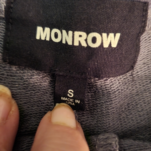 Monrow Navy pocket shorts with chevron stripe & matching drawstring S NWOT - Picture 4 of 5